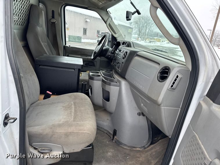 image for item EA2131 2013 Ford E150 van