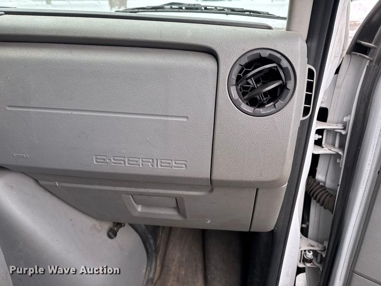 image for item EA2131 2013 Ford E150 van