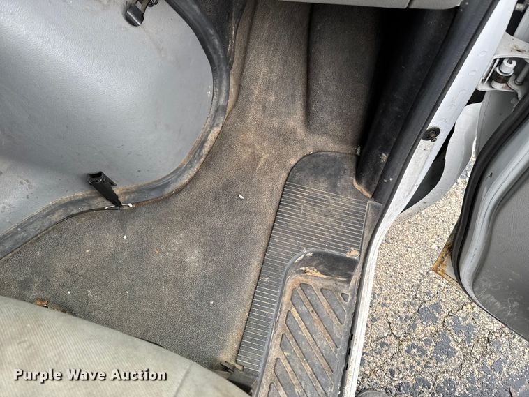 image for item EA2131 2013 Ford E150 van