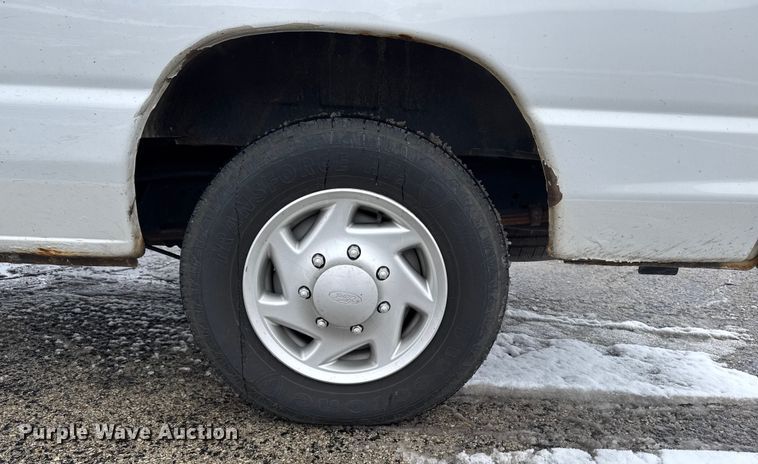 image for item EA2131 2013 Ford E150 van