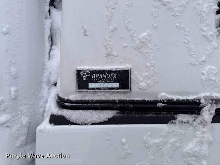 image for item EA2132 2015 Chevrolet Silverado 1500 pickup truck