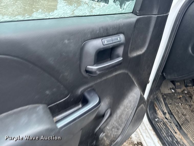 image for item EA2132 2015 Chevrolet Silverado 1500 pickup truck