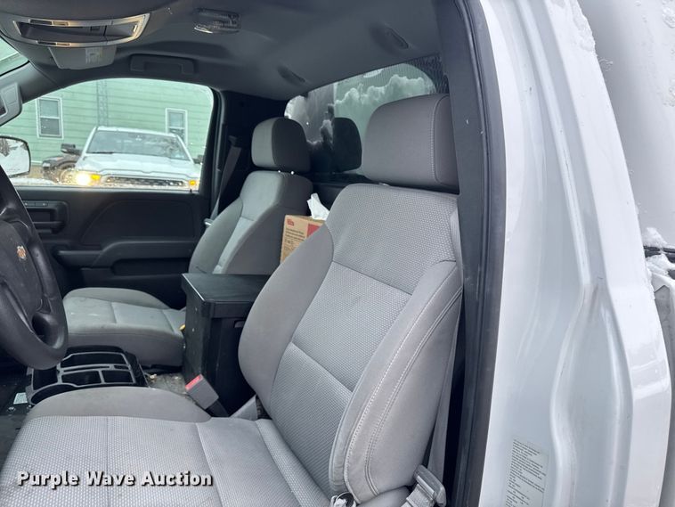 image for item EA2132 2015 Chevrolet Silverado 1500 pickup truck