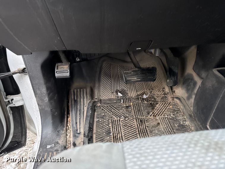 image for item EA2132 2015 Chevrolet Silverado 1500 pickup truck