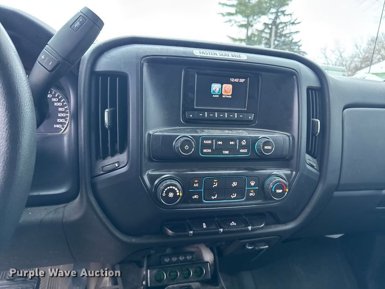 image for item EA2132 2015 Chevrolet Silverado 1500 pickup truck