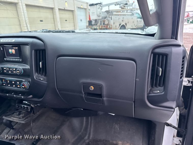 image for item EA2132 2015 Chevrolet Silverado 1500 pickup truck