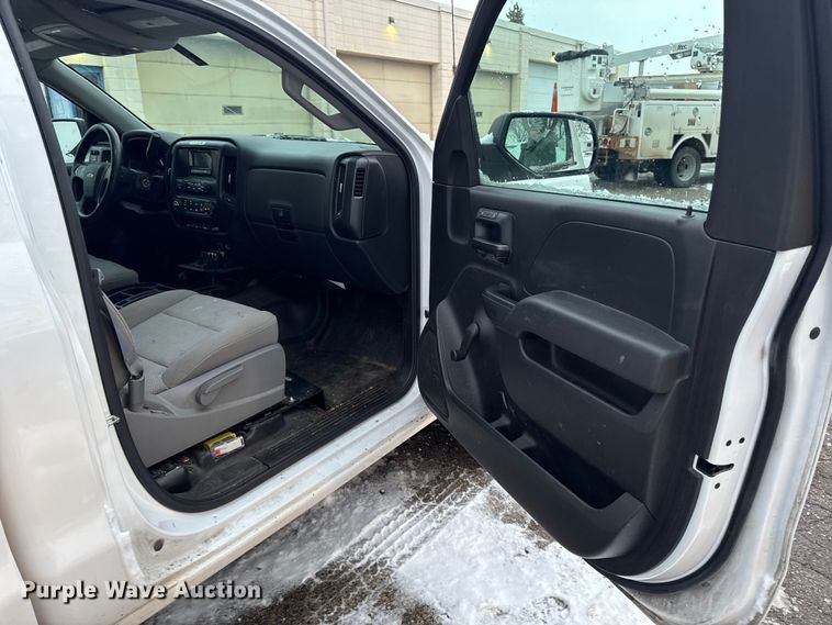 image for item EA2132 2015 Chevrolet Silverado 1500 pickup truck