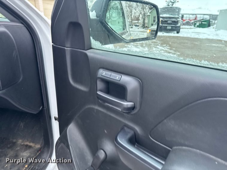 image for item EA2132 2015 Chevrolet Silverado 1500 pickup truck