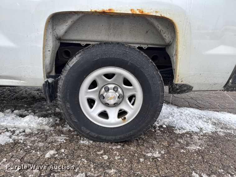 image for item EA2132 2015 Chevrolet Silverado 1500 pickup truck