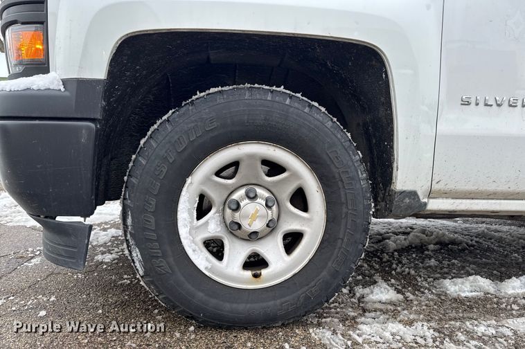 image for item EA2132 2015 Chevrolet Silverado 1500 pickup truck