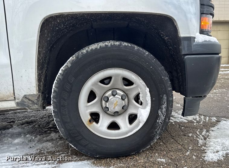 image for item EA2132 2015 Chevrolet Silverado 1500 pickup truck