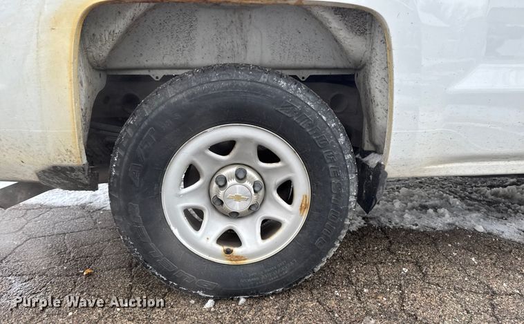 image for item EA2132 2015 Chevrolet Silverado 1500 pickup truck