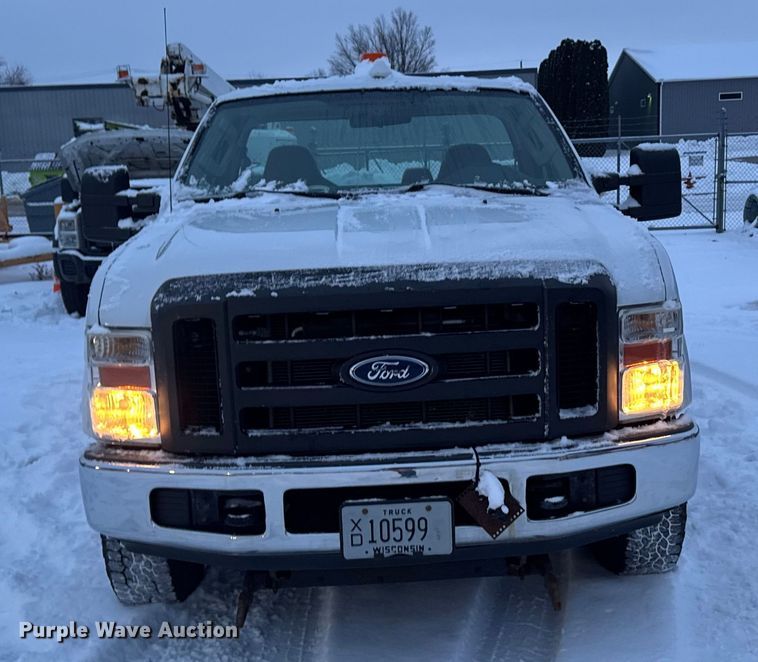 image for item EA2133 2008 Ford F250 Super Duty XL utility bed pickup truck