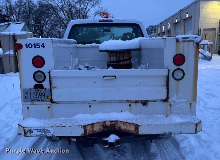 image for item EA2133 2008 Ford F250 Super Duty XL utility bed pickup truck