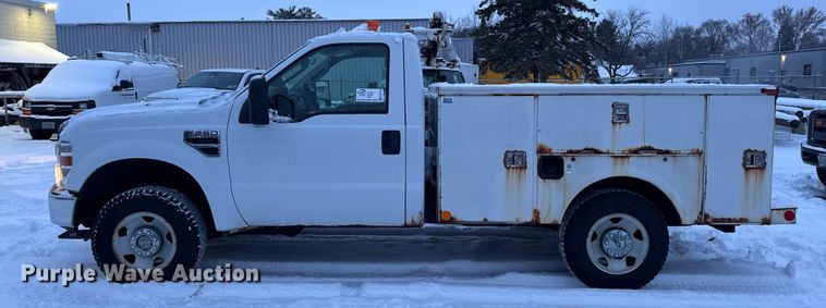 image for item EA2133 2008 Ford F250 Super Duty XL utility bed pickup truck