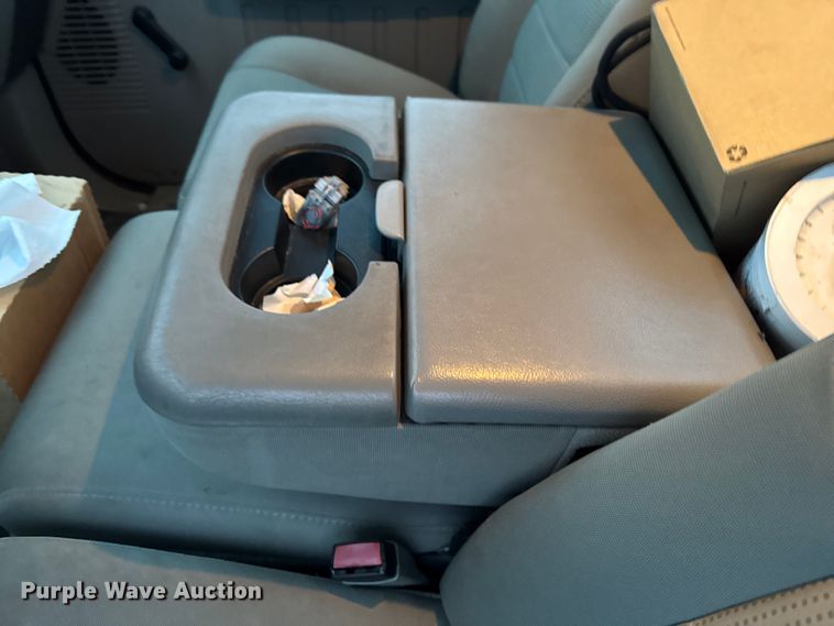 image for item EA2133 2008 Ford F250 Super Duty XL utility bed pickup truck