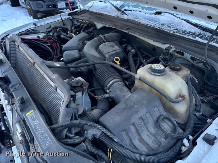 image for item EA2133 2008 Ford F250 Super Duty XL utility bed pickup truck