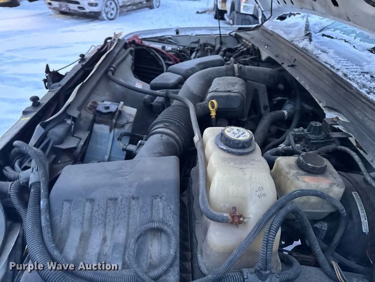 image for item EA2133 2008 Ford F250 Super Duty XL utility bed pickup truck