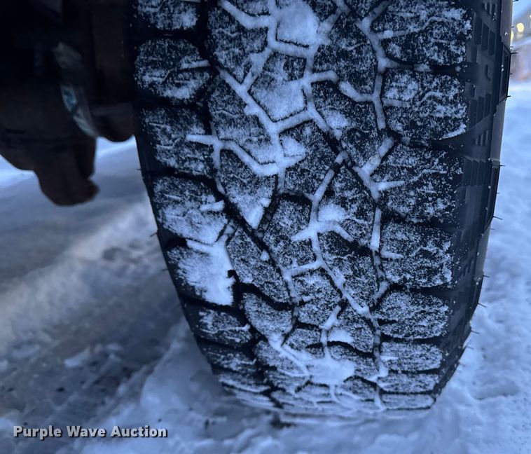 image for item EA2133 2008 Ford F250 Super Duty XL utility bed pickup truck