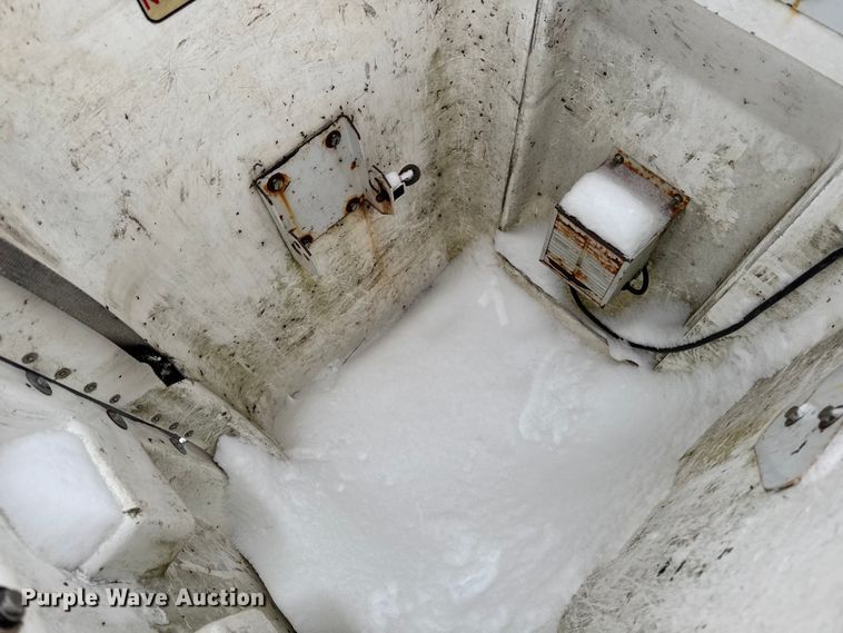 image for item EA2134 2012 Ford F450 Super Duty bucket truck