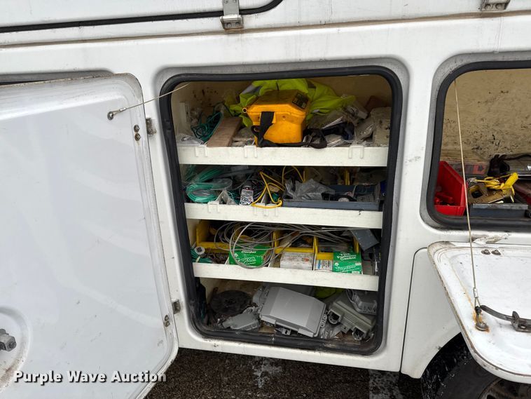 image for item EA2134 2012 Ford F450 Super Duty bucket truck