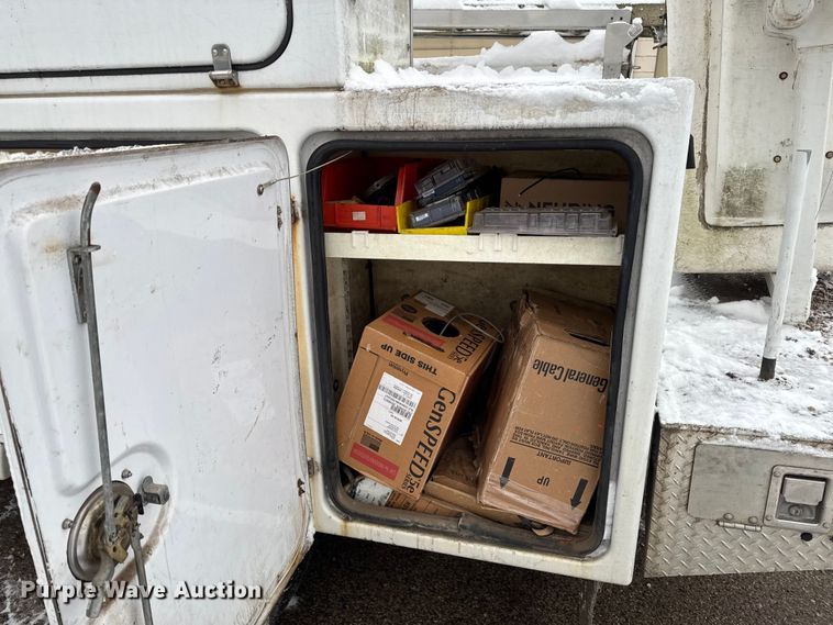 image for item EA2134 2012 Ford F450 Super Duty bucket truck