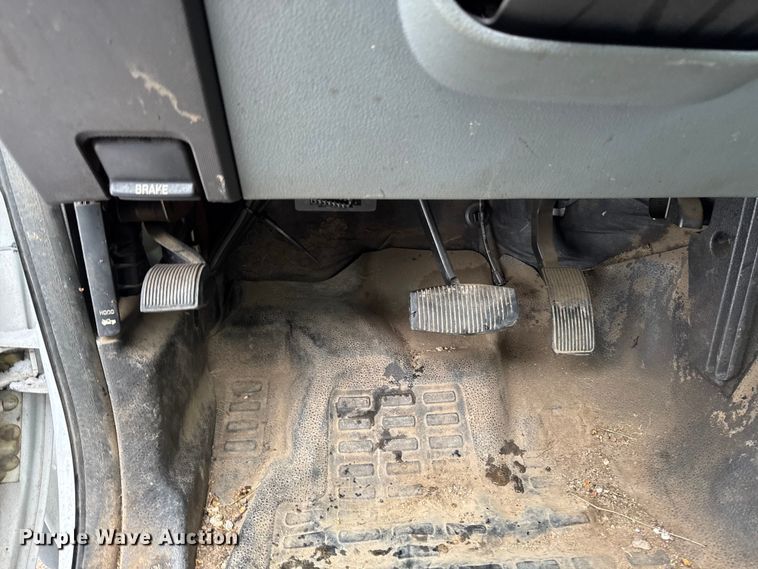 image for item EA2134 2012 Ford F450 Super Duty bucket truck