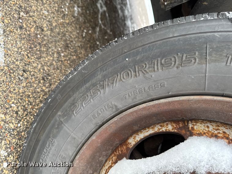 image for item EA2134 2012 Ford F450 Super Duty bucket truck