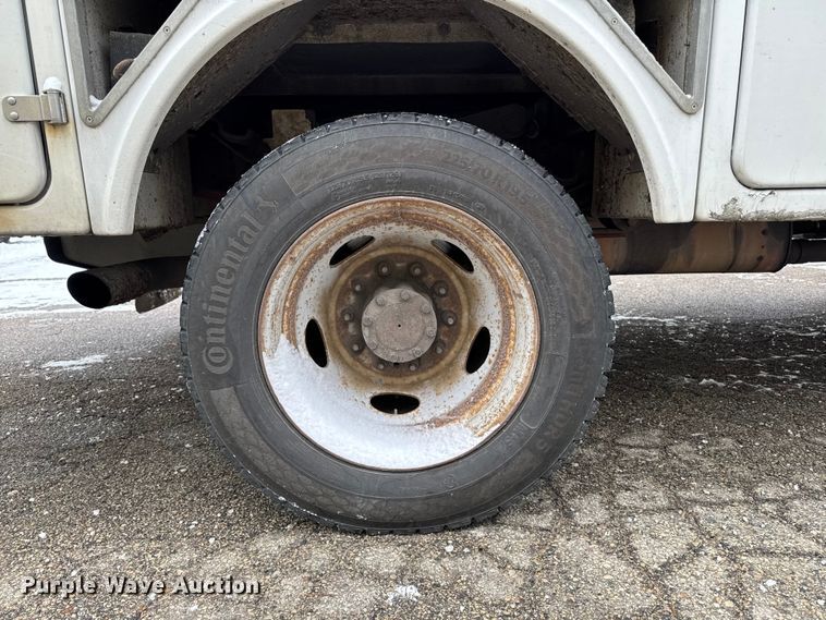 image for item EA2134 2012 Ford F450 Super Duty bucket truck