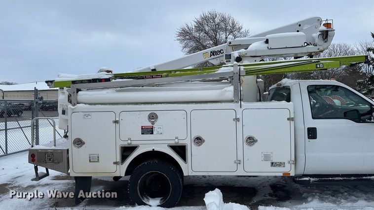 image for item EA2135 2012 Ford F450  bucket truck