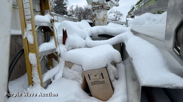 image for item EA2135 2012 Ford F450  bucket truck