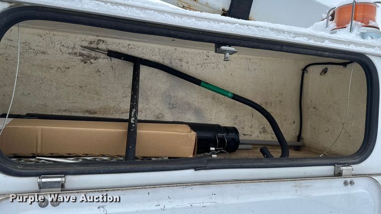 image for item EA2135 2012 Ford F450  bucket truck