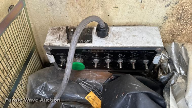 image for item EA2135 2012 Ford F450  bucket truck