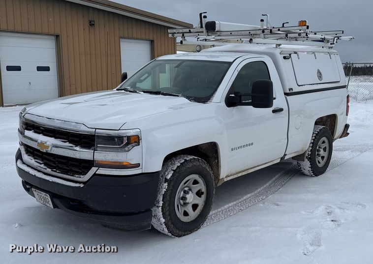 image for item EA2136 2017 Chevrolet Silverado pickup truck