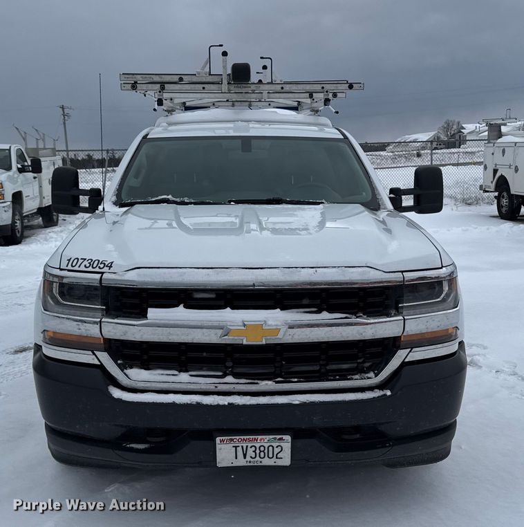 image for item EA2136 2017 Chevrolet Silverado pickup truck