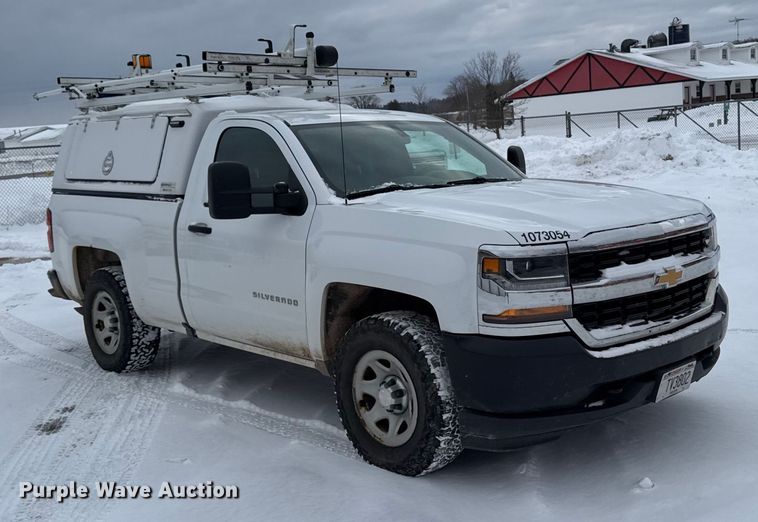 image for item EA2136 2017 Chevrolet Silverado pickup truck