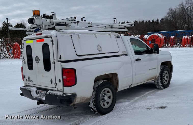 image for item EA2136 2017 Chevrolet Silverado pickup truck