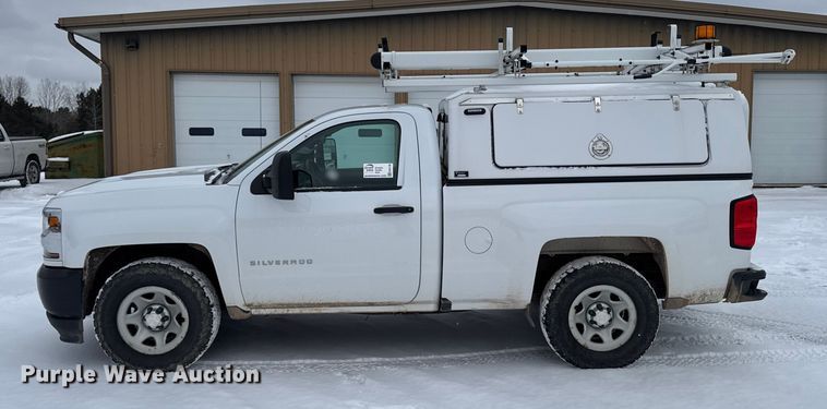 image for item EA2136 2017 Chevrolet Silverado pickup truck