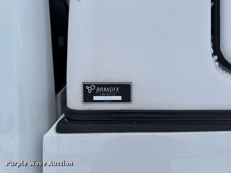 image for item EA2136 2017 Chevrolet Silverado pickup truck