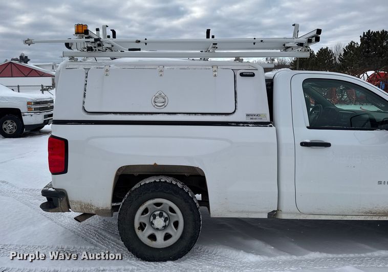 image for item EA2136 2017 Chevrolet Silverado pickup truck