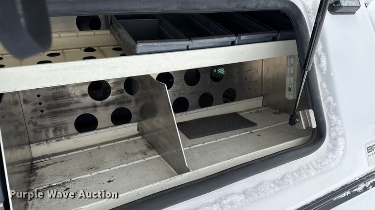 image for item EA2136 2017 Chevrolet Silverado pickup truck