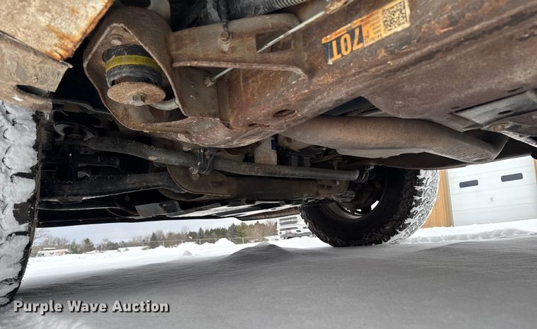 image for item EA2136 2017 Chevrolet Silverado pickup truck