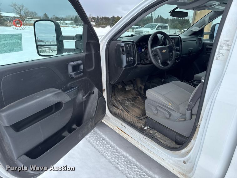 image for item EA2136 2017 Chevrolet Silverado pickup truck