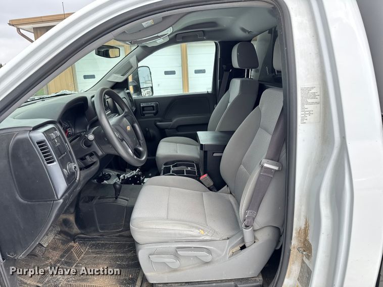 image for item EA2136 2017 Chevrolet Silverado pickup truck