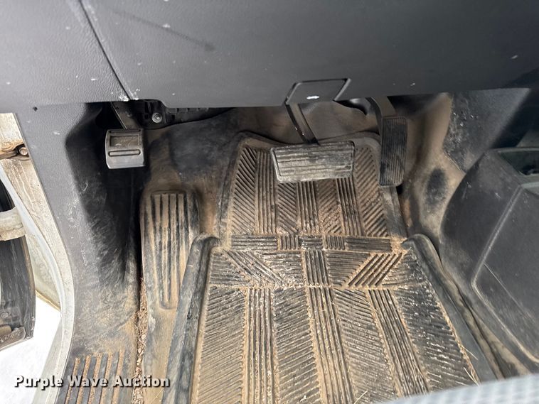 image for item EA2136 2017 Chevrolet Silverado pickup truck