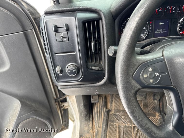 image for item EA2136 2017 Chevrolet Silverado pickup truck