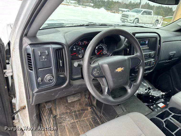 image for item EA2136 2017 Chevrolet Silverado pickup truck