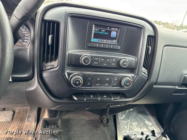 image for item EA2136 2017 Chevrolet Silverado pickup truck