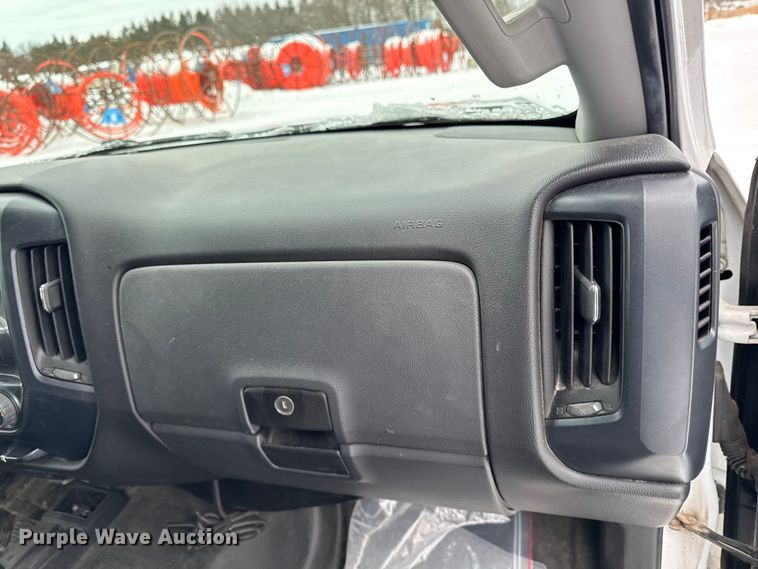 image for item EA2136 2017 Chevrolet Silverado pickup truck