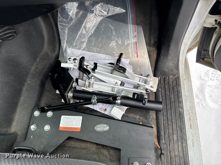 image for item EA2136 2017 Chevrolet Silverado pickup truck